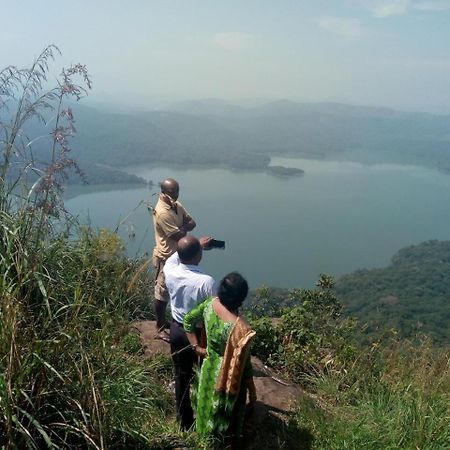 Friends Valley Home Stay Kattappana Esterno foto