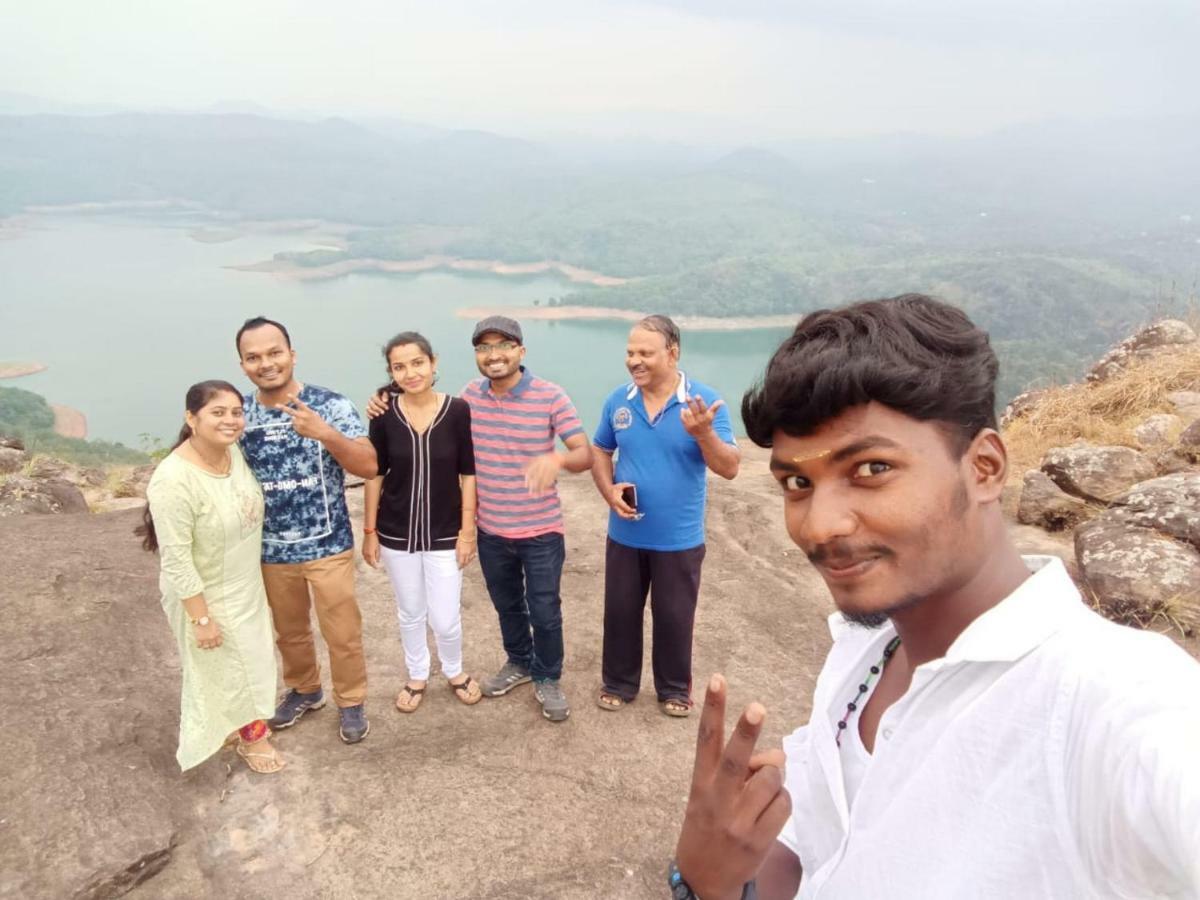 Friends Valley Home Stay Kattappana Esterno foto